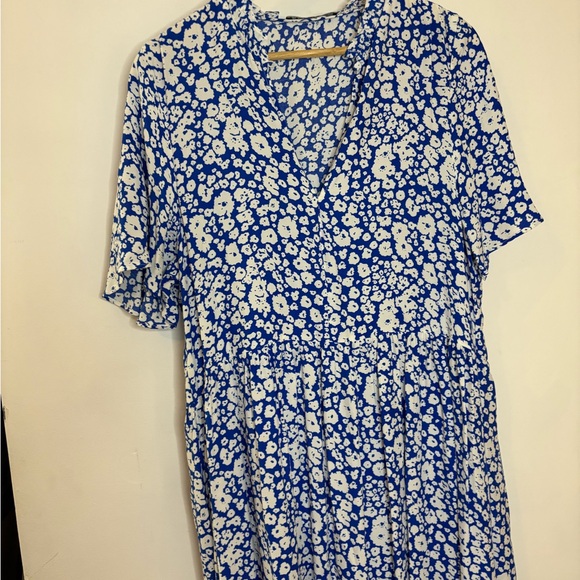 Zara Blue and White Floral Tiered Midi Dress Flutter Sleeve - Picture 12 of 12